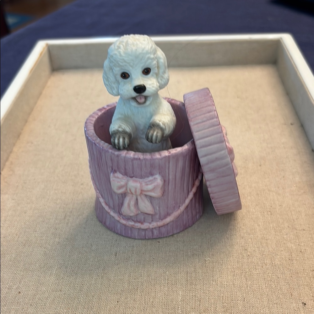 Vintage Princeton Gallery Peek-A-Boo Poodle Set in the Playful Pups Series